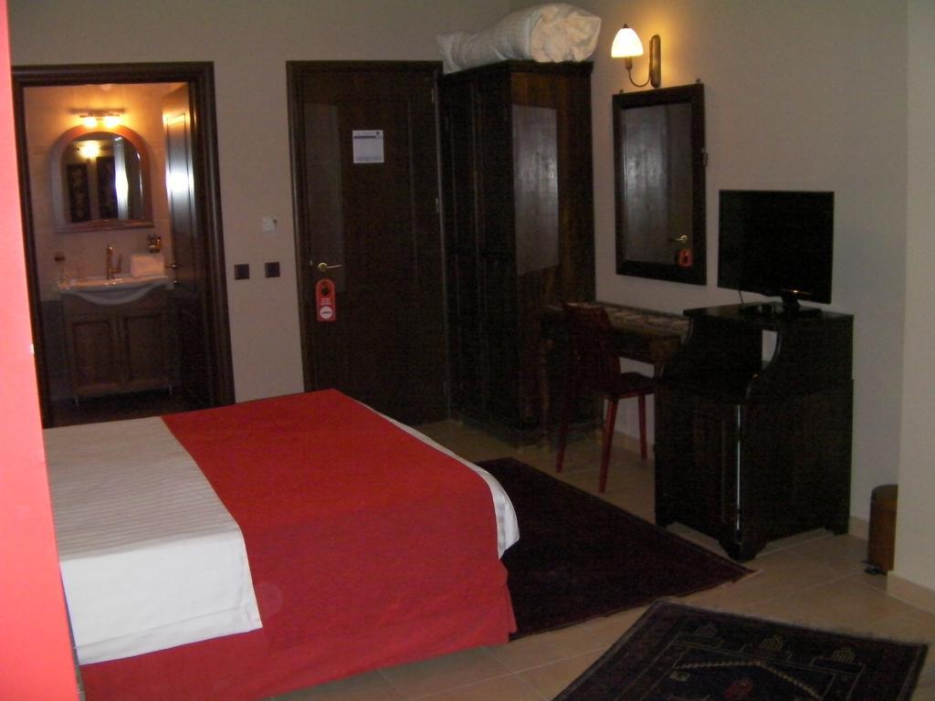 Pandion Luxury Boutique & With Neochori (Karditsa)